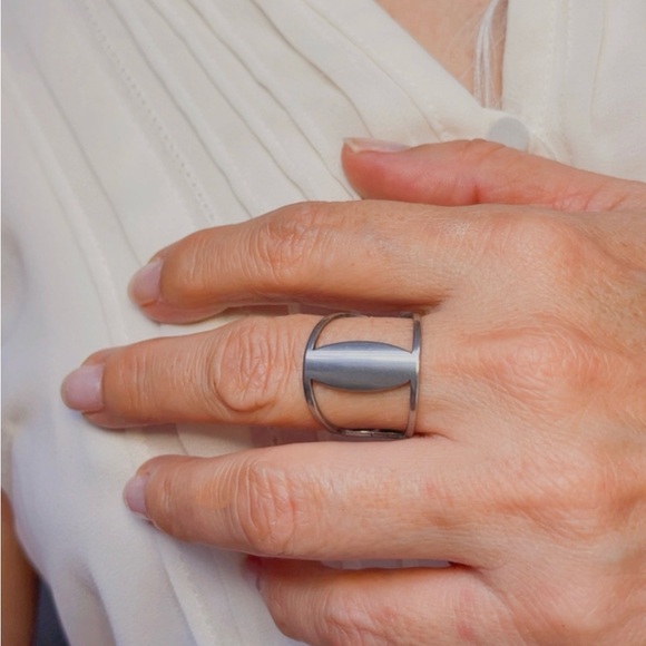 NWT Silver Stainless Steel Ring, Unisex Geometric Laser Cut Pattern Size 9 - Picture 16 of 17